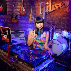 Female DJ (LV3)-image