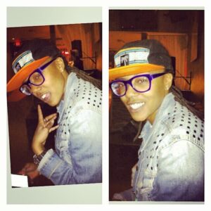 Female DJ (LV8)-image