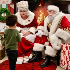 Mr. & Mrs. Santa Claus (LV2)-image