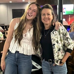 Dueling Pianos (UT1)-image