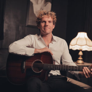 Guitar & Vocals (AZ3)-image