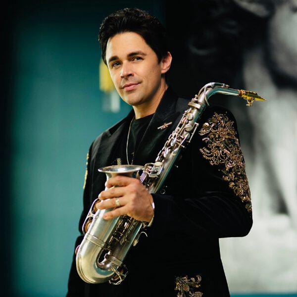 DJ with Saxophone (LV4)